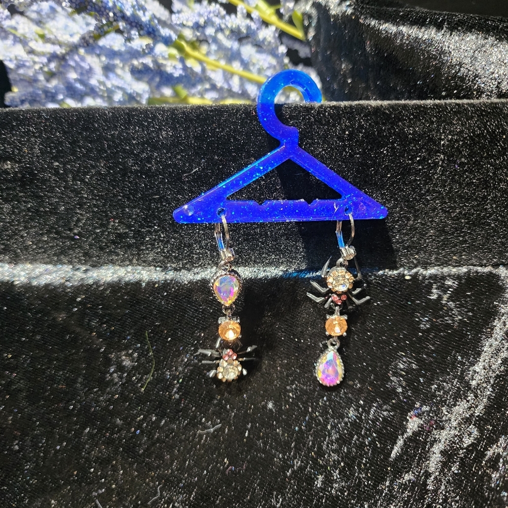 Betsey Johnson Dark Magic Crystal Spider Dangle Earrings NWOT - Picture 3 of 6